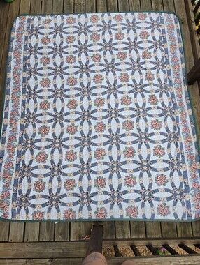 Vintage Springs Classic Floral Double Wedding Ring Manufactured Quilt Blue Pink